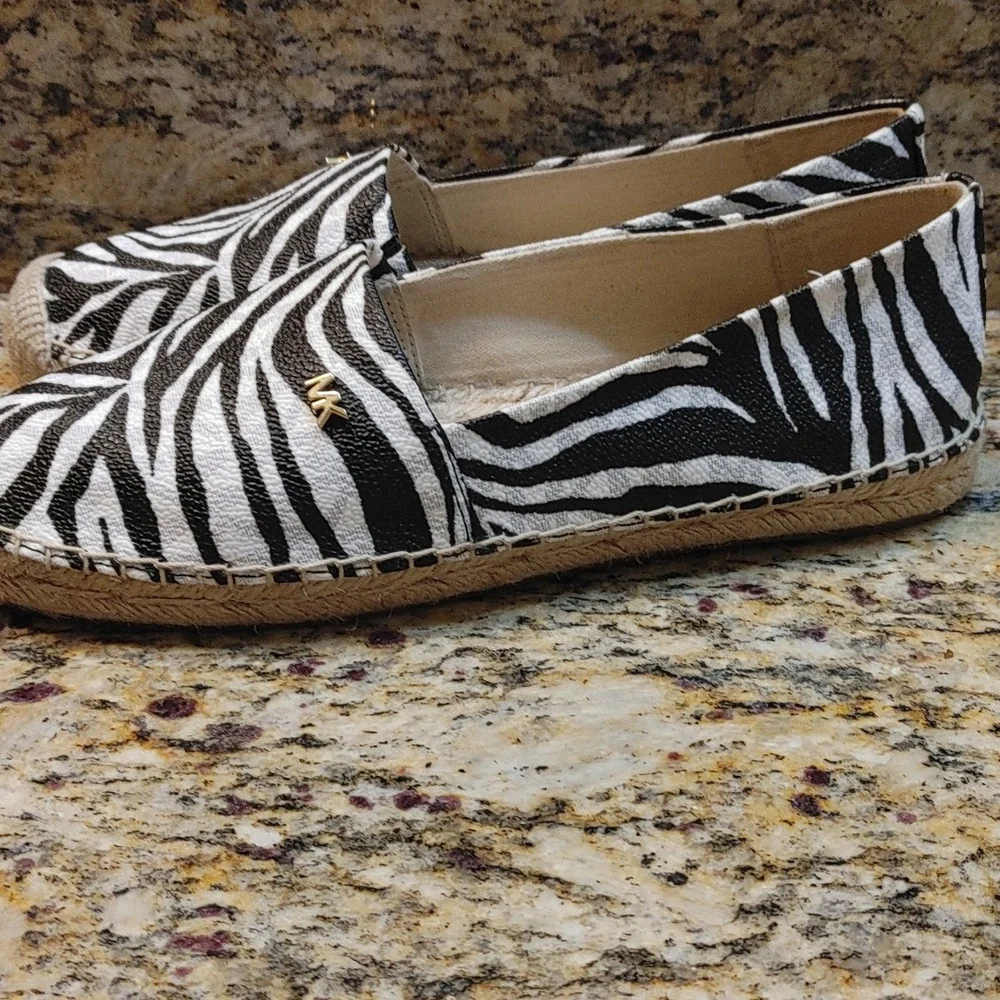 Michael Kors shoes - Picture 2 of 8